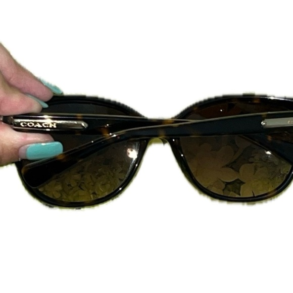 Coach Sunglasses W/ C Signature on Frames, incl. Coach Hardshell Case HC8132 - Picture 3 of 16